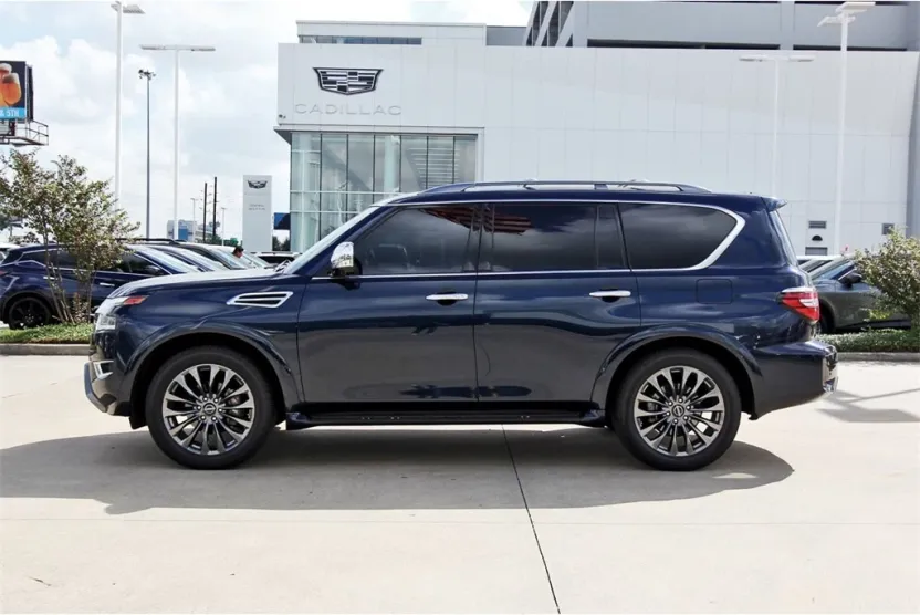 2023 Nissan Armada Platinum photo 1