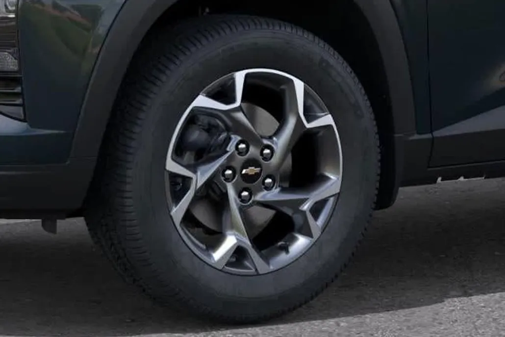 2025 Chevrolet Trax LT photo 1