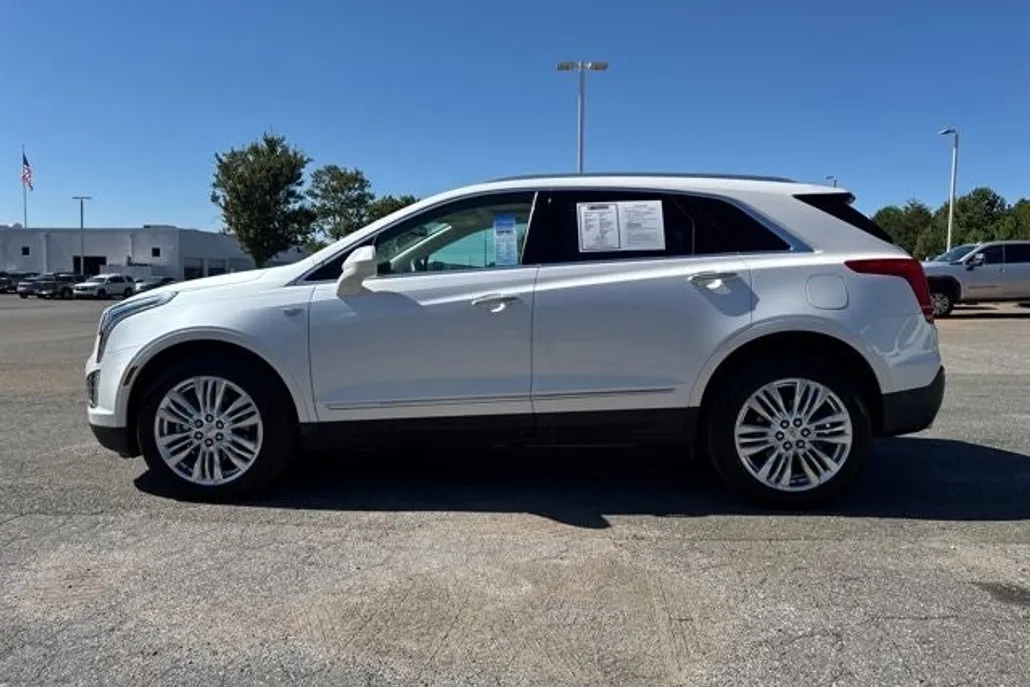 2017 Cadillac XT5 Premium Luxury photo 1