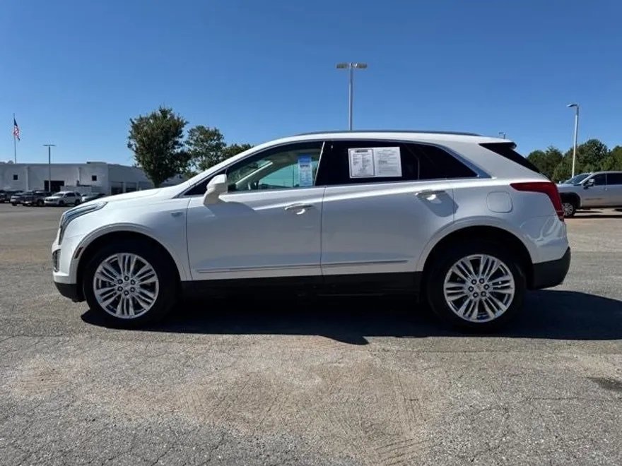 2017 Cadillac XT5 Premium Luxury photo 1