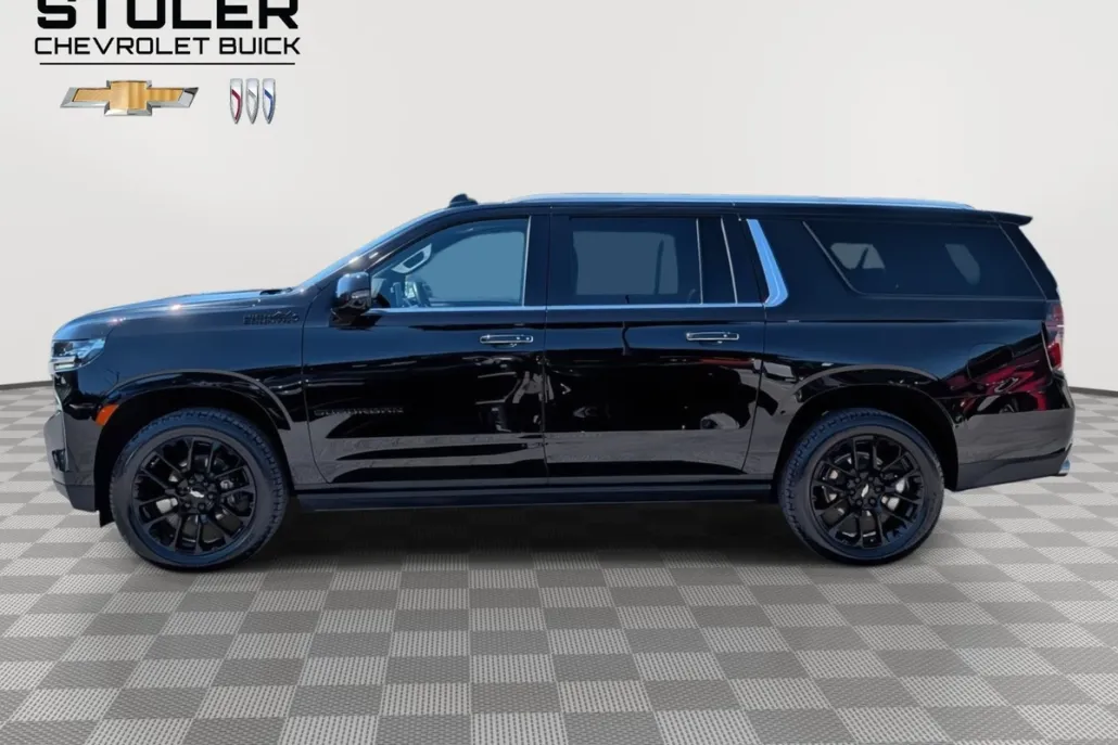 2023 Chevrolet Suburban High Country photo 1