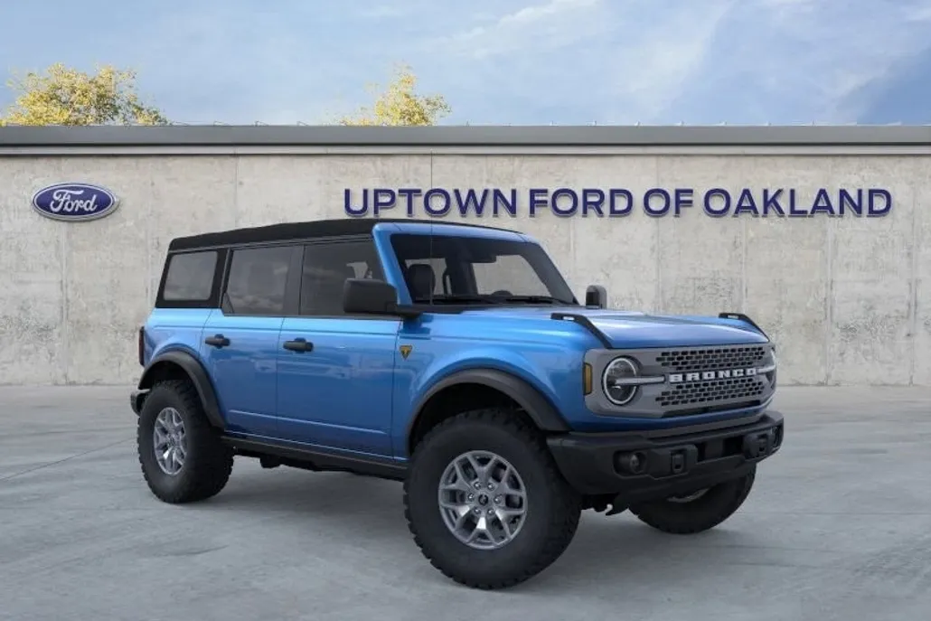 2023 Ford Bronco Badlands photo 1