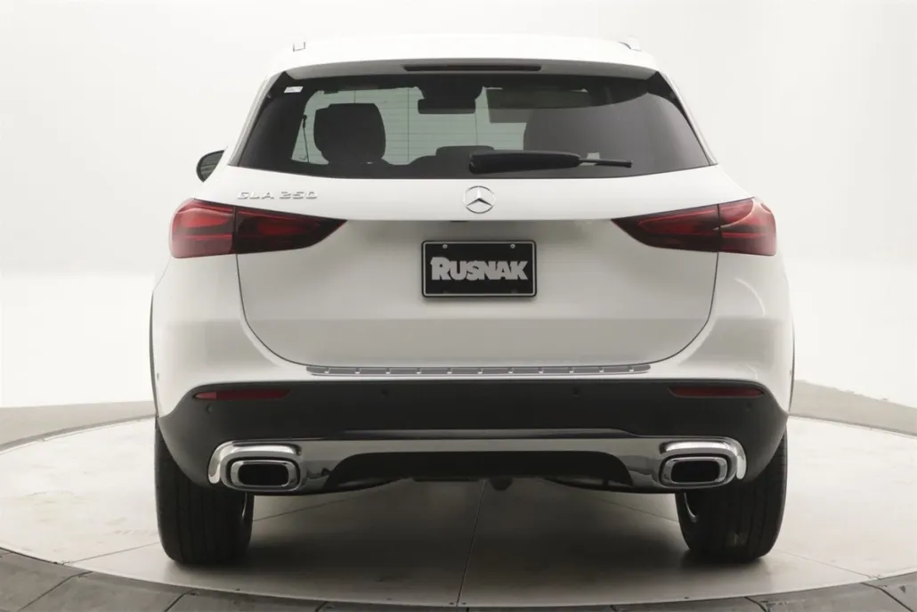 2026 Mercedes Benz GLA 250 photo 1