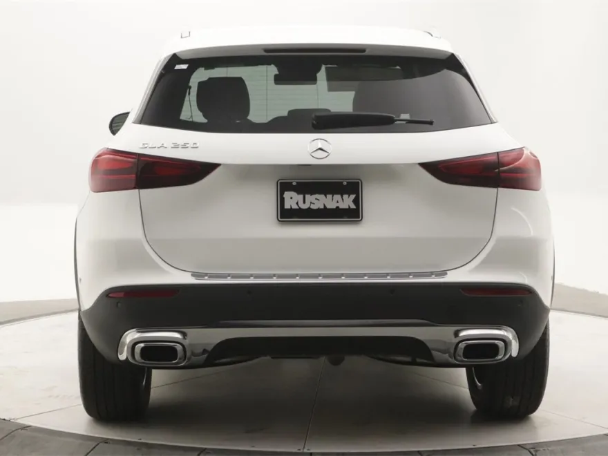 2026 Mercedes Benz GLA 250 photo 1