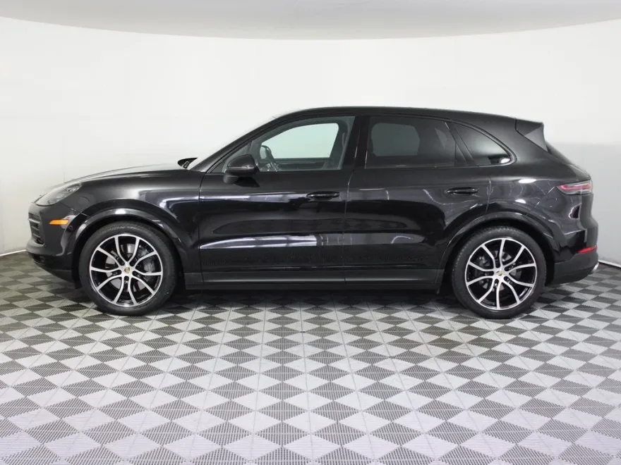 2019 Porsche Cayenne S photo 1