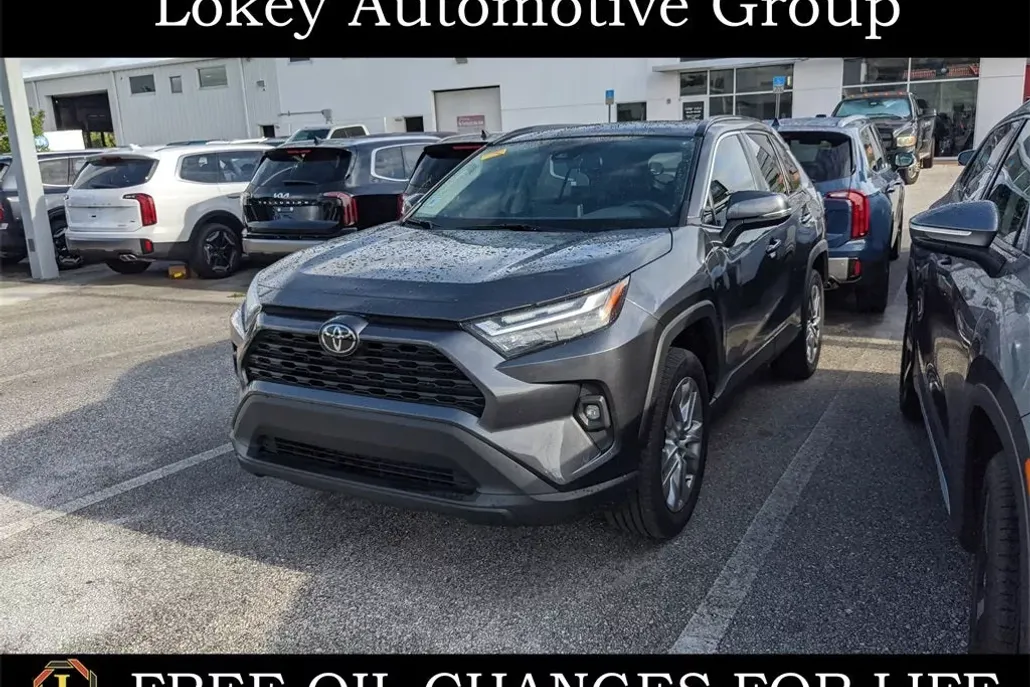 2024 Toyota RAV4 XLE Premium photo 1