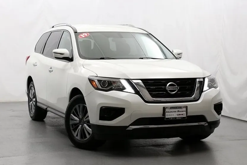 2019 Nissan Pathfinder S photo 1