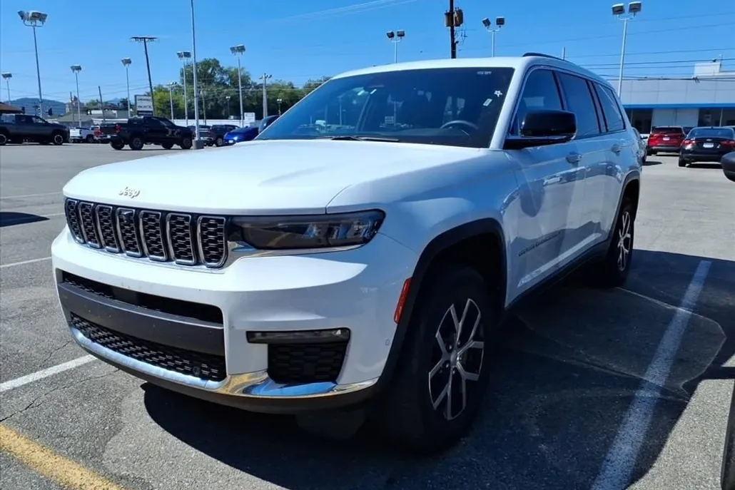 2024 Jeep Grand Cherokee Limited photo 1