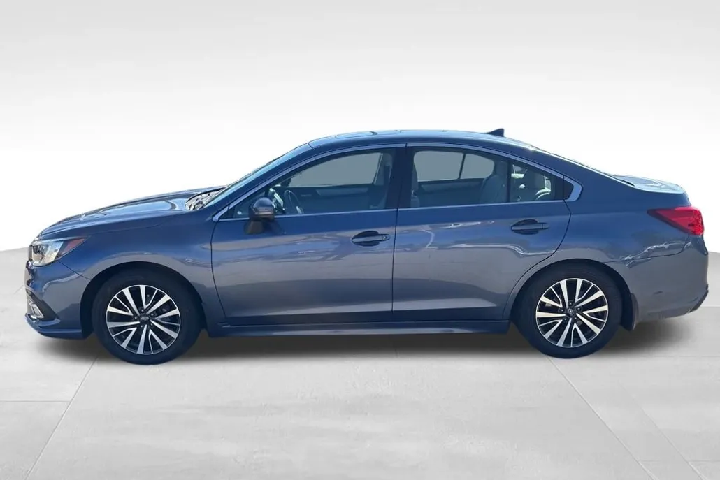 2018 Subaru Legacy 2.5i Premium photo 1
