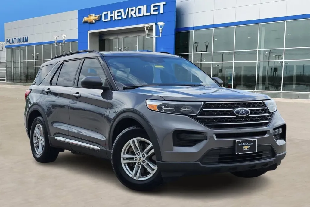 2021 Ford Explorer XLT photo 1
