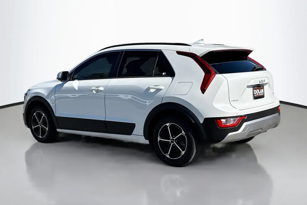 2024 Kia Niro EX photo 1