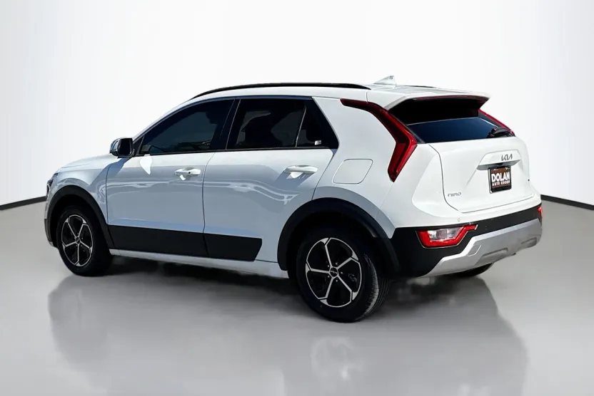 2024 Kia Niro EX photo 1