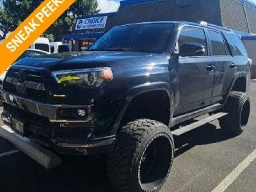 2021 Toyota 4Runner SR5 4WD photo 1