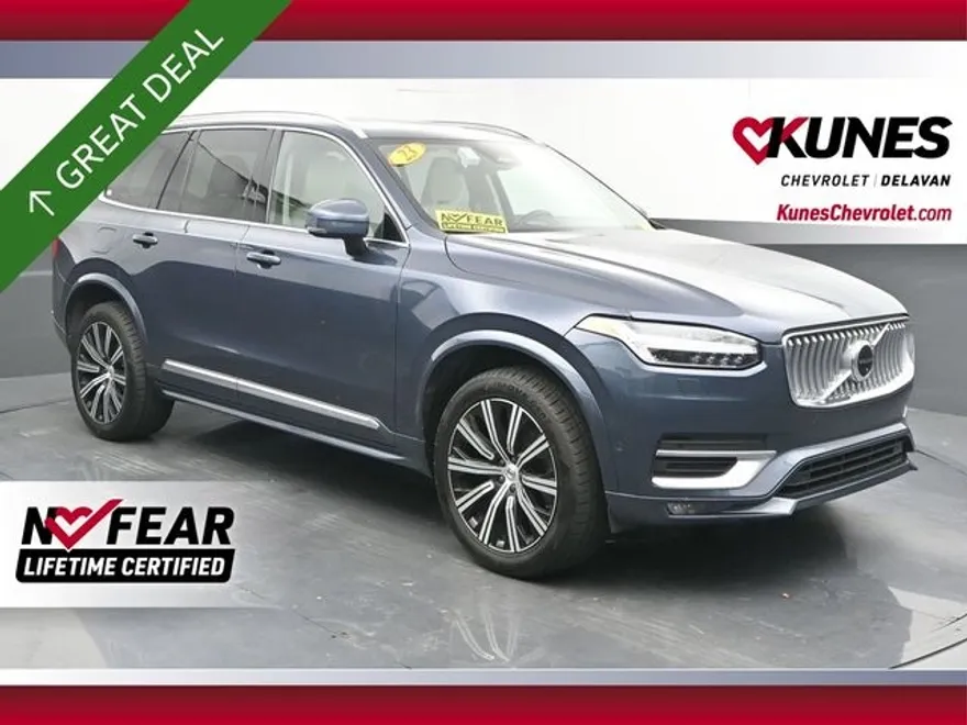 2023 Volvo XC90 Plus photo 1