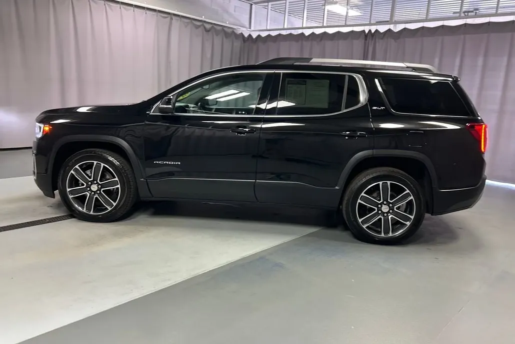 2023 Gmc Acadia SLT photo 1
