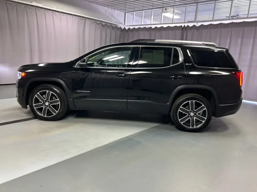 2023 Gmc Acadia SLT photo 1