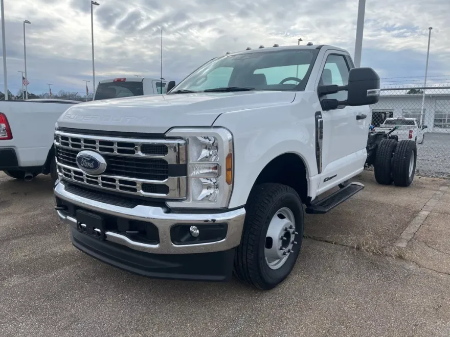 2024 Ford F-350 photo 1