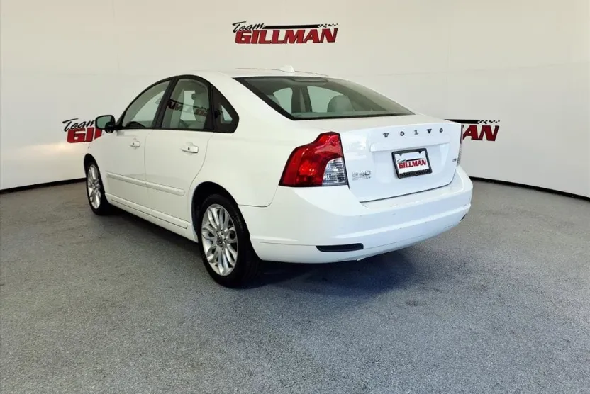 2010 Volvo S40 2.4i photo 1