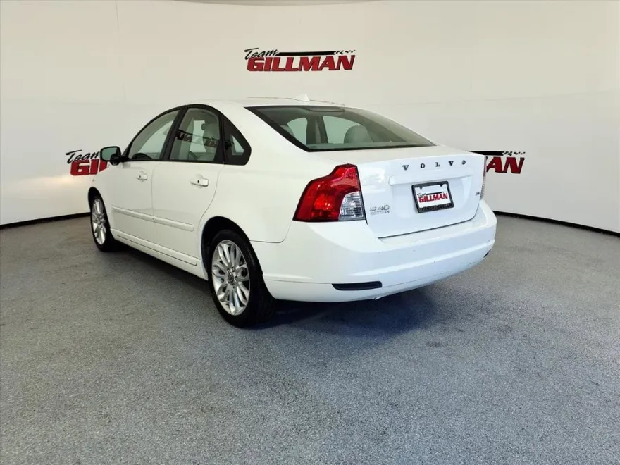 2010 Volvo S40 2.4i photo 1