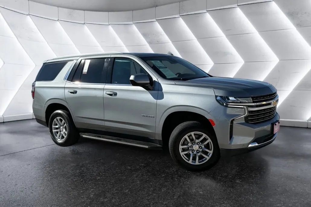 2023 Chevrolet Tahoe LT photo 1