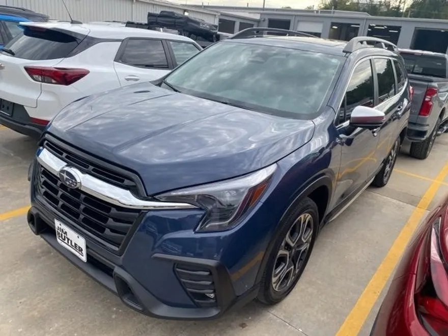 2023 Subaru Ascent Limited photo 1