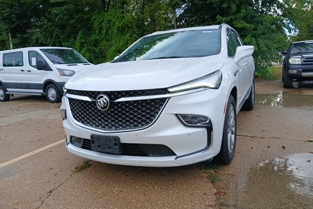 2023 Buick Enclave Avenir photo 1