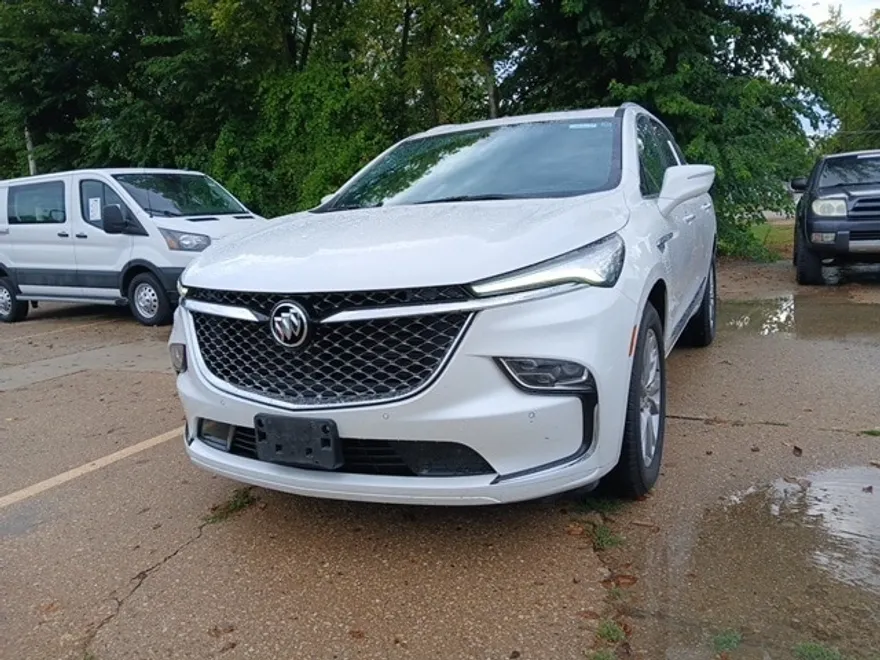 2023 Buick Enclave Avenir photo 1