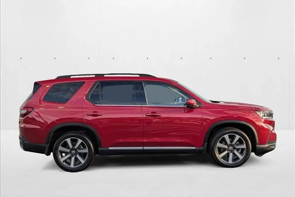 2024 Honda Pilot Touring Sport photo 1