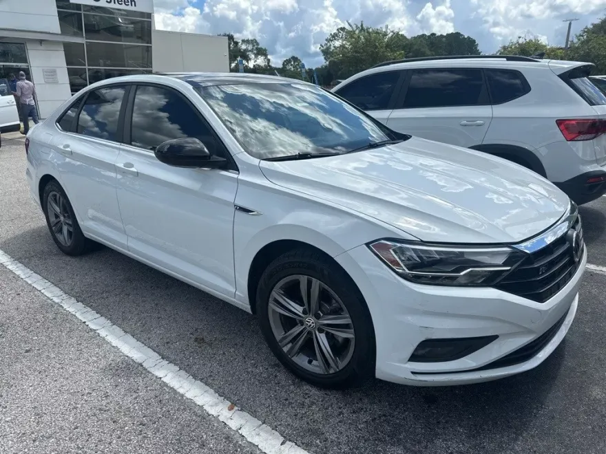 2019 Volkswagen Jetta 1.4T R-Line photo 1