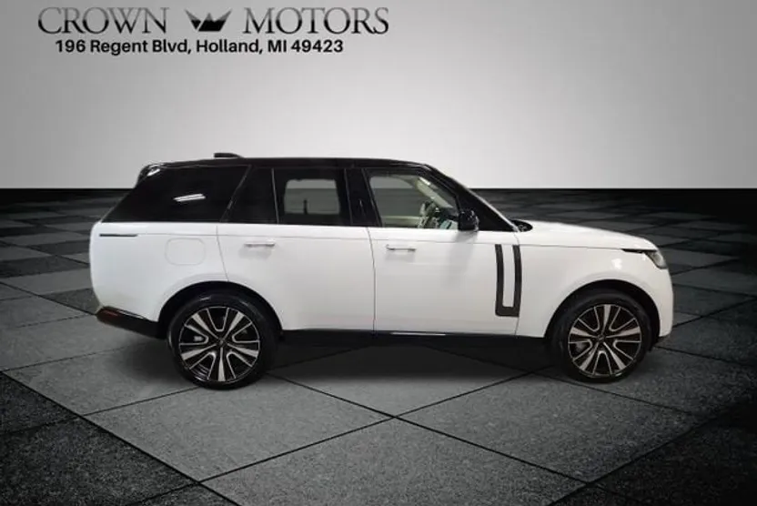 2023 Land Rover Range Rover SE photo 1