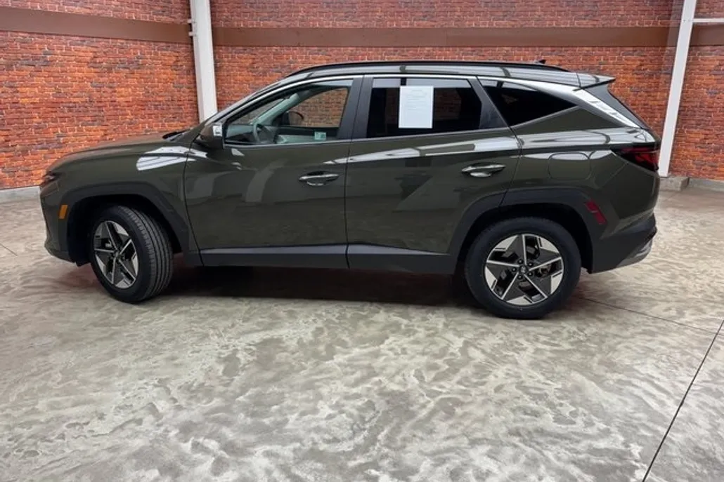2025 Hyundai Tucson SEL photo 1