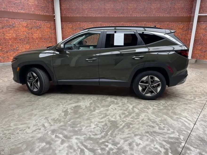 2025 Hyundai Tucson SEL photo 1