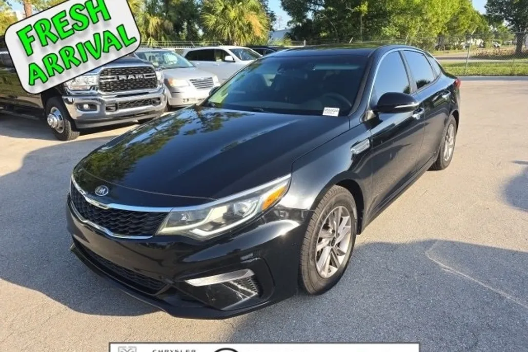 2020 Kia Optima LX photo 1