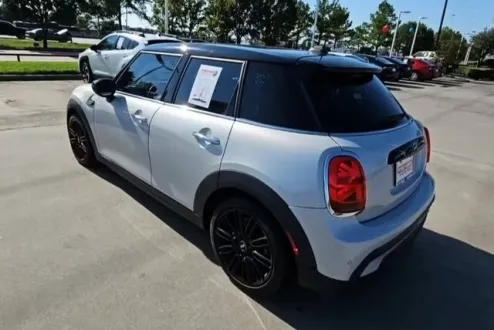 2022 Mini Cooper 4 Door Hardtop Oxford Edition photo 2