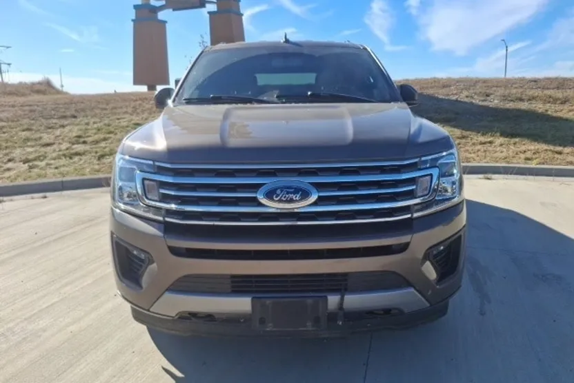 2019 Ford Expedition MAX XLT photo 1
