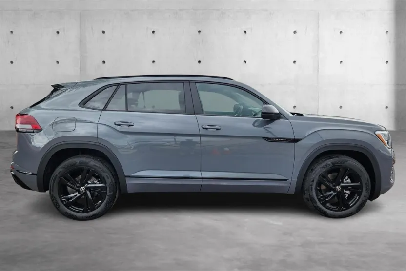 2025 Volkswagen Atlas Cross Sport SEL R-Line photo 1