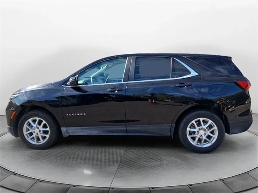 2023 Chevrolet Equinox LT photo 1
