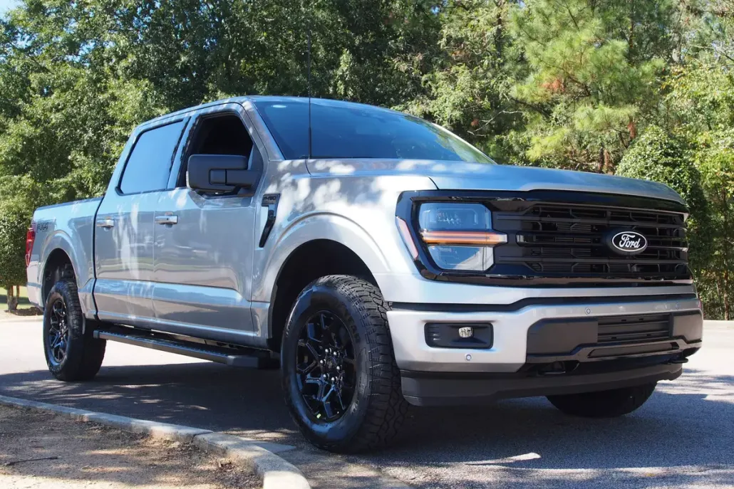 2025 Ford F-150 XLT photo 1