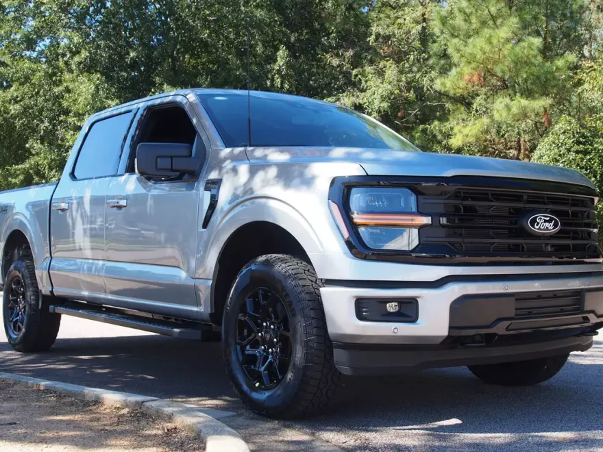 2025 Ford F-150 XLT photo 1