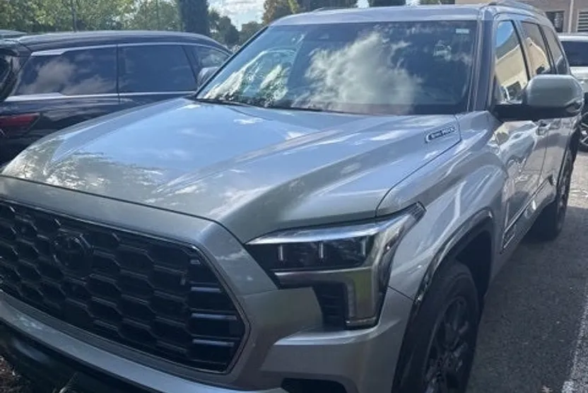 2025 Toyota Sequoia Platinum photo 1