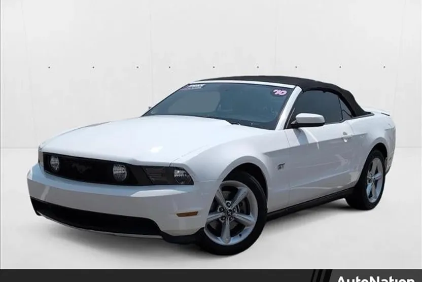 2010 Ford Mustang GT Premium photo 1