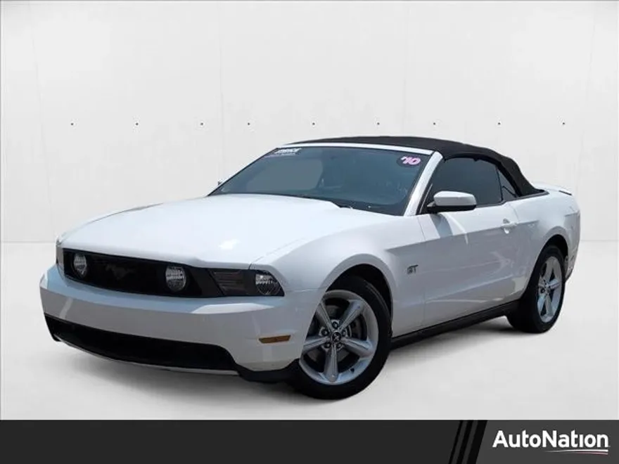 2010 Ford Mustang GT Premium photo 1