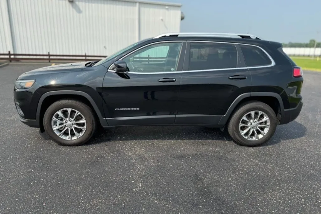 2021 Jeep Cherokee Latitude Lux photo 1