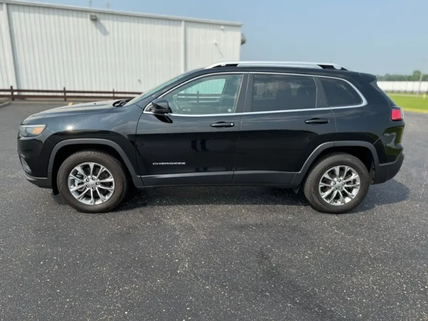 2021 Jeep Cherokee Latitude Lux photo 1