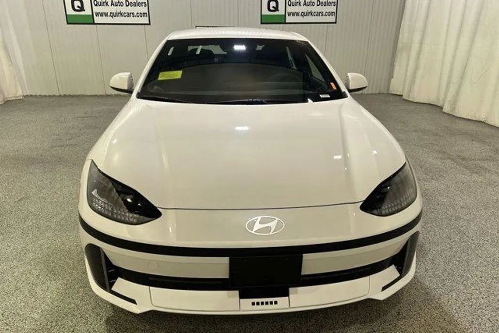 2025 Hyundai Ioniq 6 SE photo 1