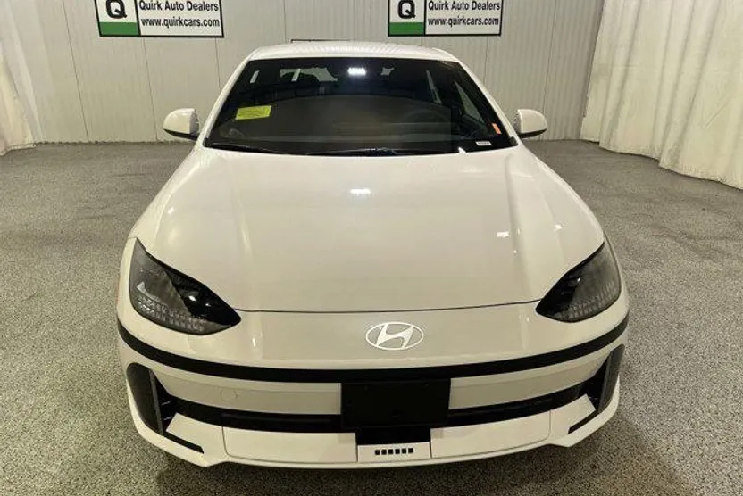 2025 Hyundai Ioniq 6 SE photo 1