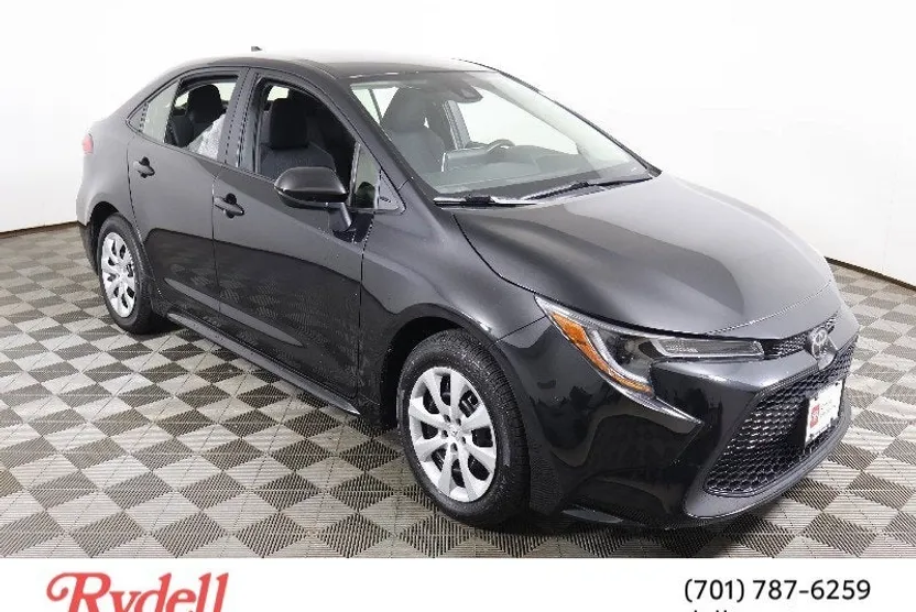 2021 Toyota Corolla LE photo 1