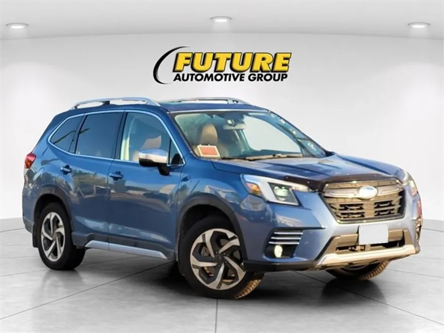 2022 Subaru Forester Touring photo 1