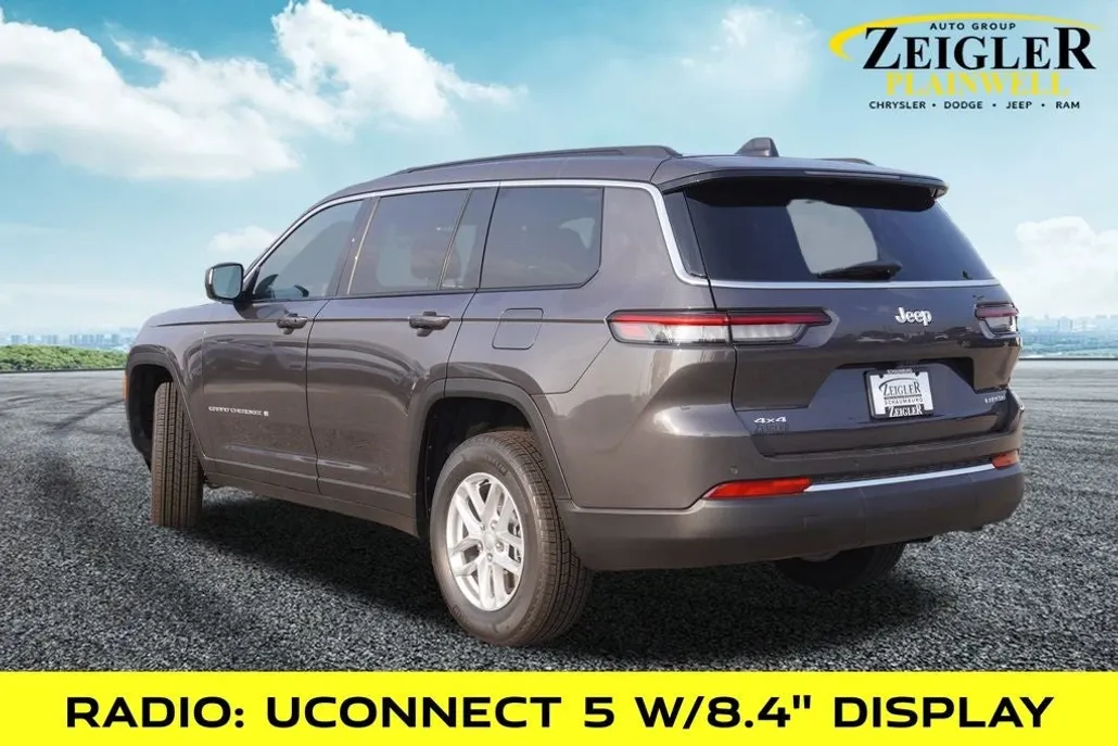 2025 Jeep Grand Cherokee Laredo photo 1
