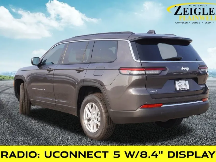2025 Jeep Grand Cherokee Laredo photo 1